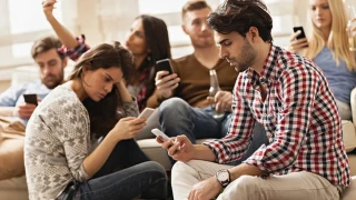Phubbing, o mau hábito da maioria dos usuários de celulares